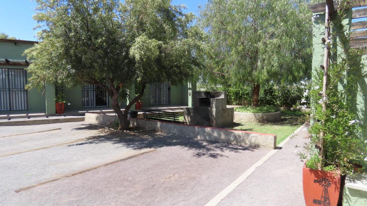 Die Windpomp Gastehuis Beaufort West Exterior foto